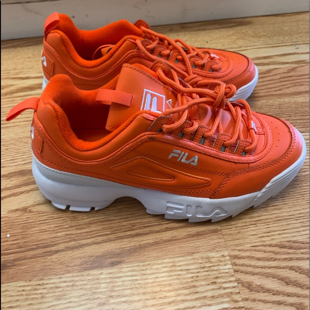 Orange Fila’s